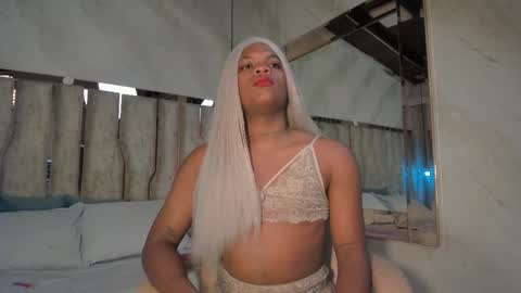 ariana_grande233 online show from February 24, 11:35 am