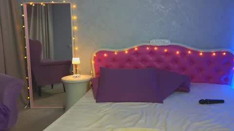 Snapshot of ariana_petite chatting on January 20, 4:54 am Ariana online show from January 20, 4:54 am