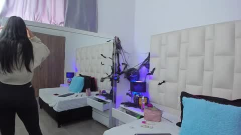  ariana  online show from October 21, 4:32 pm