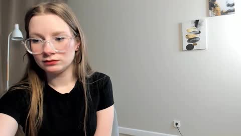 Alice online show from February 6, 7:38 pm