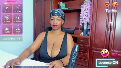 Andrea online show from December 3, 1:12 pm