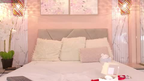 Ariana online show from February 14, 7:27 pm