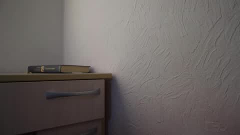 arianapretty online show from October 3, 11:40 am