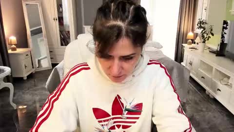 Ana online show from September 29, 11:42 am