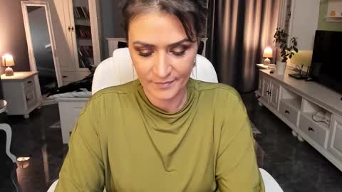 Ana online show from October 24, 6:30 pm