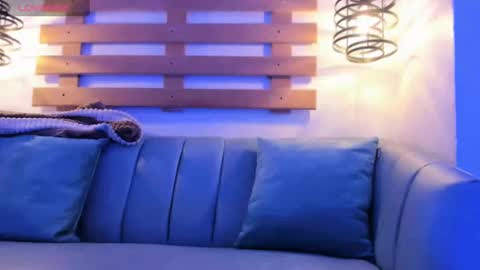 Ari  online show from October 7, 1:07 pm