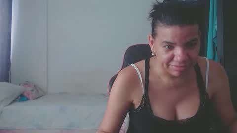 ariannaloovel online show from April 1, 5:54 pm