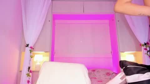 ariannavega_ online show from July 23, 12:14 pm