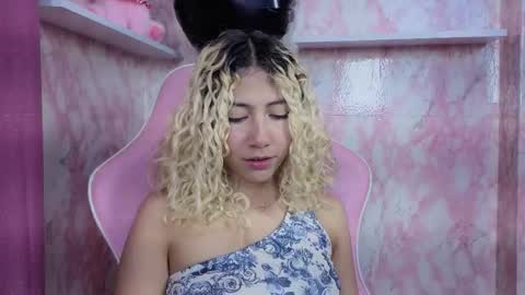 Ari Bunnie  online show from November 28, 11:23 pm