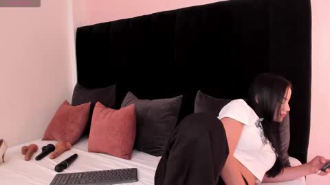 Ariel online show from October 28, 5:36 pm