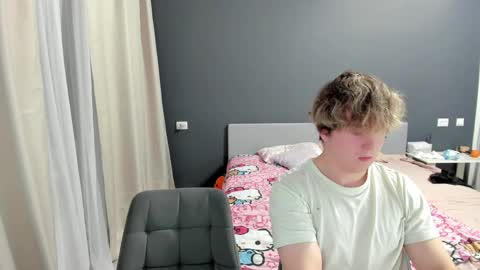 Ariel online show from April 28, 9:19 pm