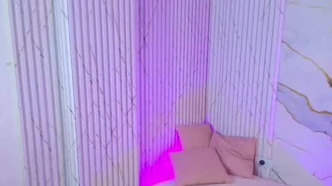  ARIEL  online show from April 16, 9:39 pm