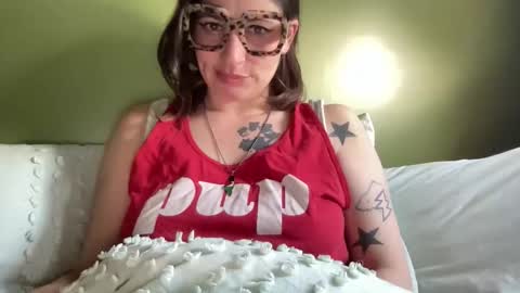 ariel  colin when hes here online show from February 19, 7:02 pm