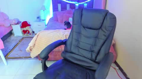 arisha_katy1 online show from October 23, 11:38 pm