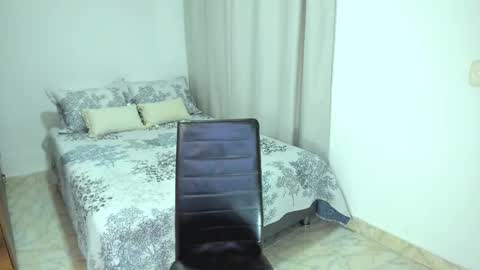 aristena_01 online show from May 16, 2:08 am