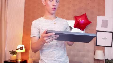 Arlequin online show from February 19, 8:30 pm