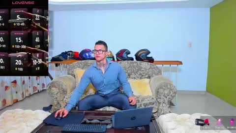 arnold sexy hot98 online show from October 6, 10:00 am