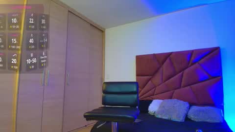 ARON BOLT online show from September 18, 2:37 am