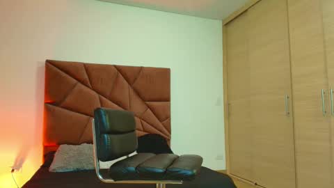 ARON BOLT online show from September 10, 2:23 am