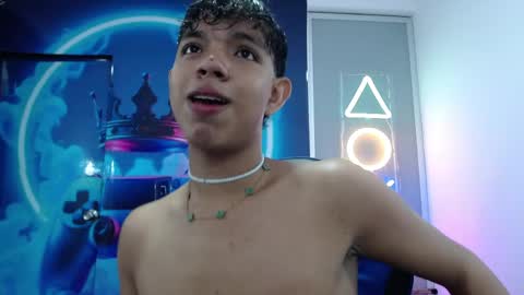 aron_hot11 online show from May 12, 2:31 am