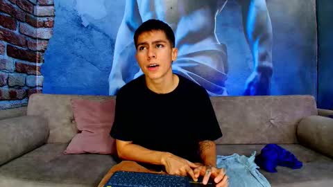 aron_pulse online show from February 18, 1:44 pm