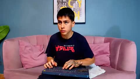 aron_pulse online show from February 25, 2:20 pm