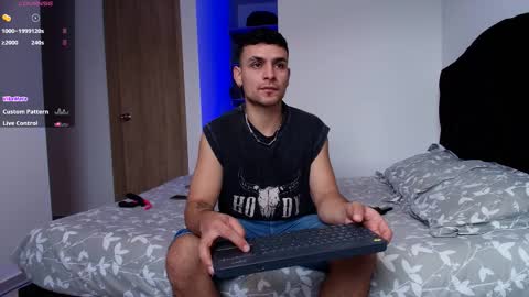 Aron Santoro online show from December 18, 8:26 pm