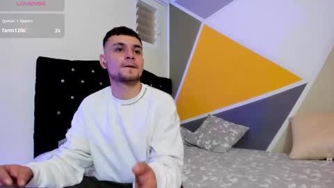 Snapshot of aron_santoro1 chatting on September 20, 3:31 am Aron Santoro online show from September 20, 3:31 am