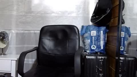 Aron G Franco online show from November 15, 6:31 pm