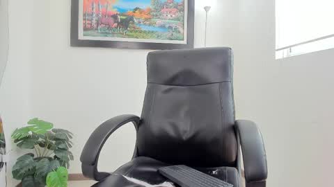   online show from February 17, 7:01 pm