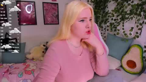 art_lovee_ online show from February 5, 2:04 am