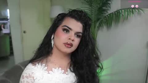 Chloe  online show from October 8, 6:25 pm