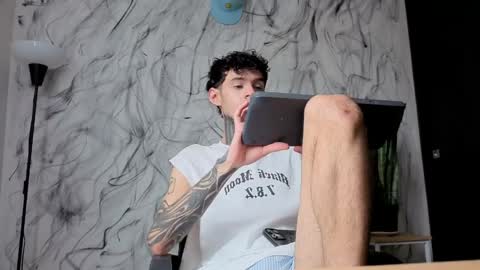   online show from June 6, 3:18 pm