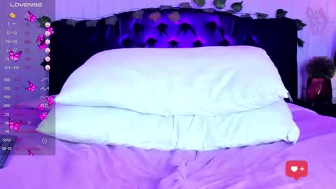 Snapshot of artemisa_leon chatting on February 20, 6:39 am artemisa_leon online show from February 20, 6:39 am