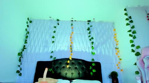 Snapshot of artemisa_leon chatting on September 20, 6:38 am artemisa_leon online show from September 20, 6:38 am