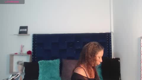 Snapshot of artemiza_love_ chatting on February 20, 12:15 pm artemiza online show from February 20, 12:15 pm