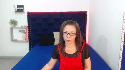 Snapshot of artemiza_love_ chatting on February 12, 12:22 pm artemiza online show from February 12, 12:22 pm