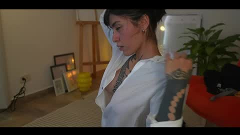 Linda  independent model artgeea online show from April 29, 9:52 pm