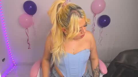 Val online show from October 20, 1:43 am