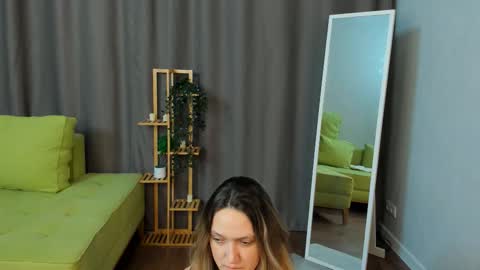 Sara online show from September 14, 7:15 pm