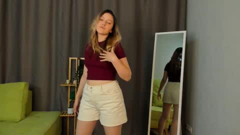 Sara online show from September 16, 7:39 pm