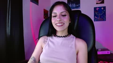   Independent Model online show from May 8, 8:58 pm
