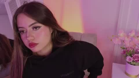 arycooper_ online show from June 10, 2:27 pm