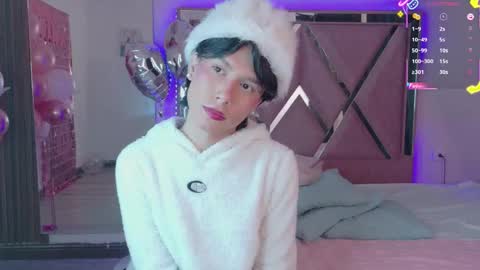 Ash Femboy online show from December 19, 10:38 pm