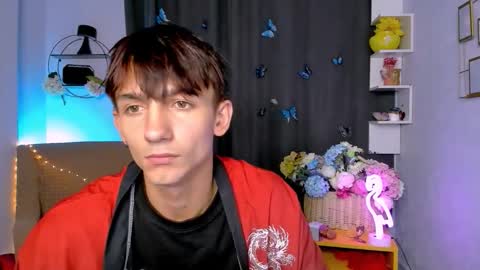 ash_raven_ online show from September 24, 7:09 pm