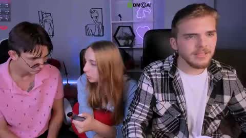 ash_raven_ online show from October 8, 7:53 pm