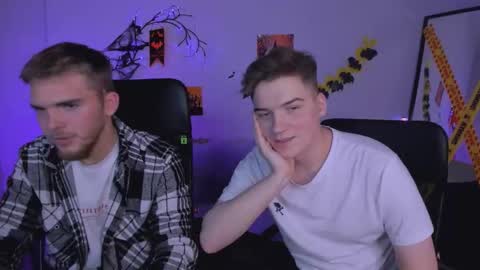 ash_raven_ online show from November 2, 8:09 pm