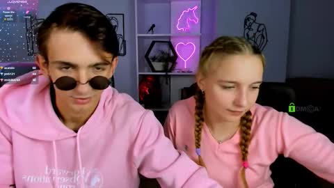 ash_raven_ online show from October 1, 7:13 pm