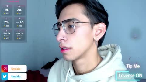 Ash online show from December 23, 1:12 am