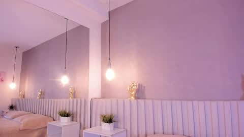 I am Ashley online show from March 19, 9:20 pm